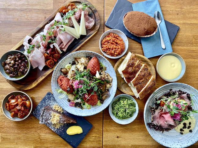 Opinii despre Herr & Fru cafe restaurant og Catering în Nøtterøy - Gastronomi og hotellvirksomhet