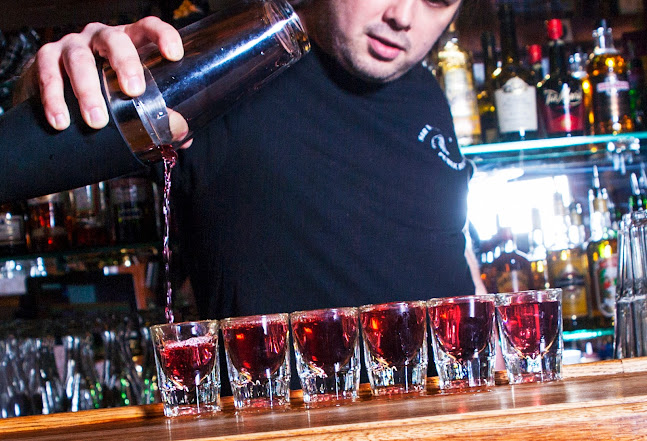 Sir Winston's Public House - Gastronomi og hotellvirksomhet