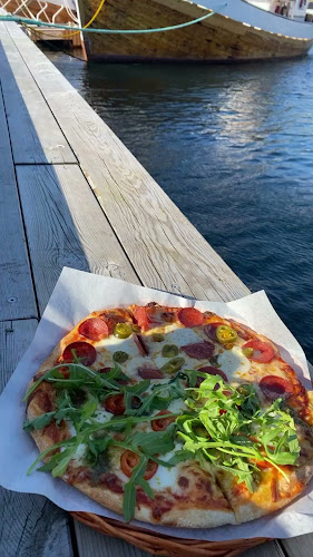 Opinii despre Amo’s Pizza în Rennesøy - Gastronomi og hotellvirksomhet