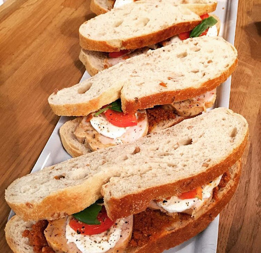 Opinii despre Krutt espressobar în Gjøvik - Gastronomi og hotellvirksomhet