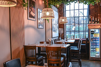 Pizzeria & Vino "La Famiglia"