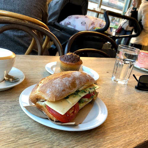 Opinii despre Kaffebrenneriet avd Universitetsgata în Oslo - Gastronomi og hotellvirksomhet