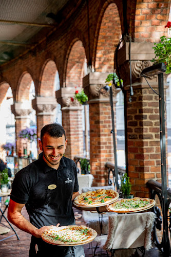 Café Cathedral - Gastronomi og hotellvirksomhet
