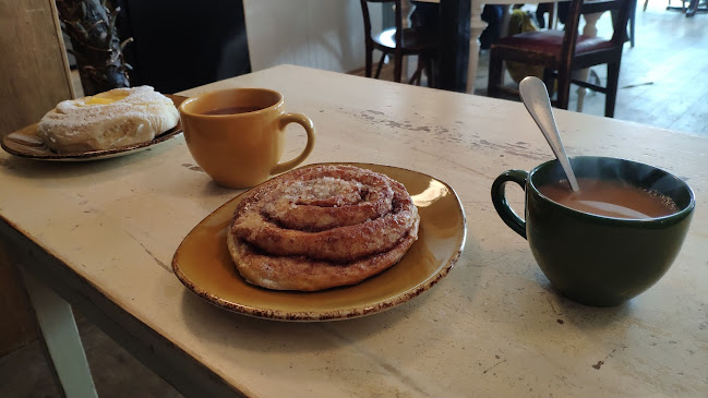 Opinii despre Henningsvær Lysstøperi og Cafe în Henningsvær - Gastronomi og hotellvirksomhet