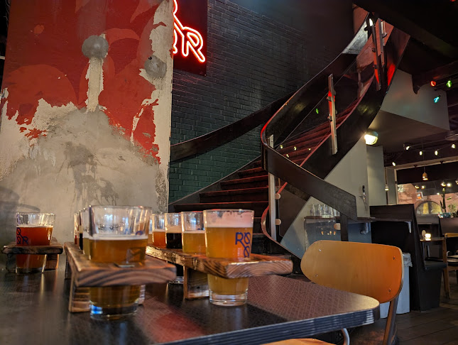 Comentarii opinii despre RØØR