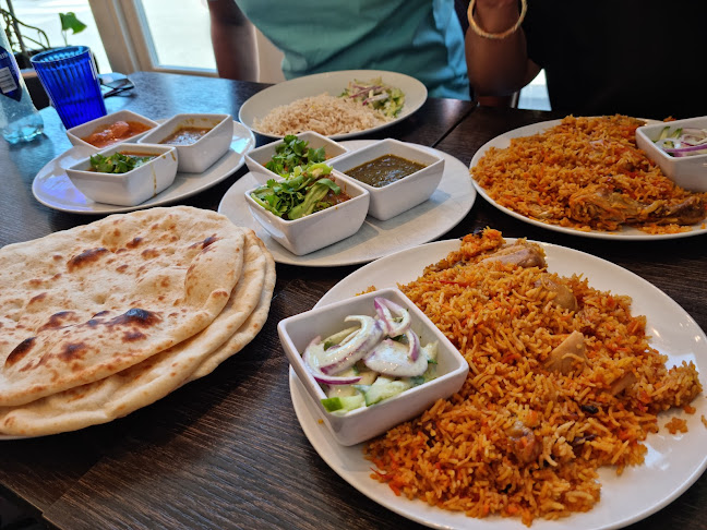 Lahori Dera Tandoori - Gastronomi og hotellvirksomhet