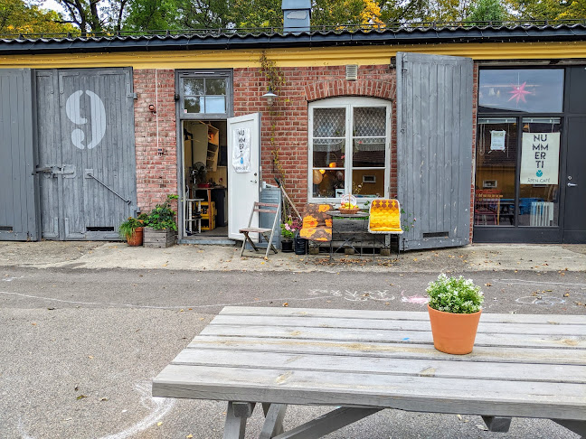 Nummer Ti Cafe og Take Away