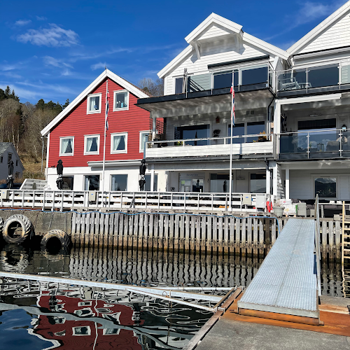 Opinii despre Kompasset Bar og Spiseri în Uggdal - Gastronomi og hotellvirksomhet