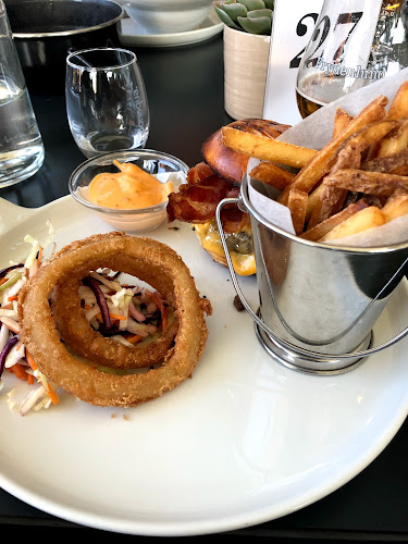 Brasserie X - Gastronomi og hotellvirksomhet