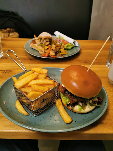 Comentarii opinii despre MM Café & Bar Oasen Karmsund