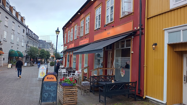Kafe | Kirkens Bymisjon i Hønefoss - Hønefoss