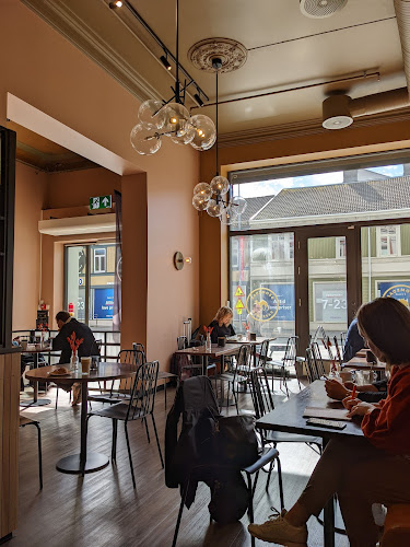 Comentarii opinii despre Dromedar Kaffebar Moxness