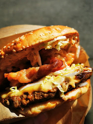 Comentarii opinii despre Zita Matbar