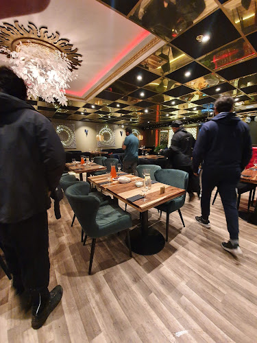 Monal restaurant - Gastronomi og hotellvirksomhet