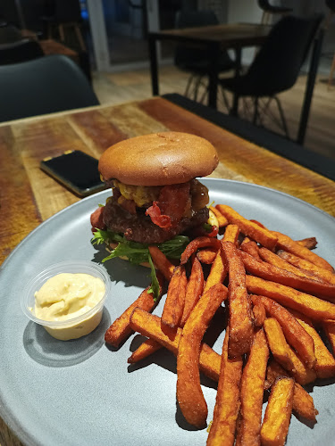 Graffiti Grill - Moss