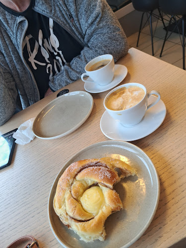 Edgars Bakeri Vigeland - Gastronomi og hotellvirksomhet