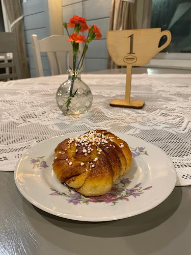 Opinii despre Mormors în Stokmarknes - Gastronomi og hotellvirksomhet