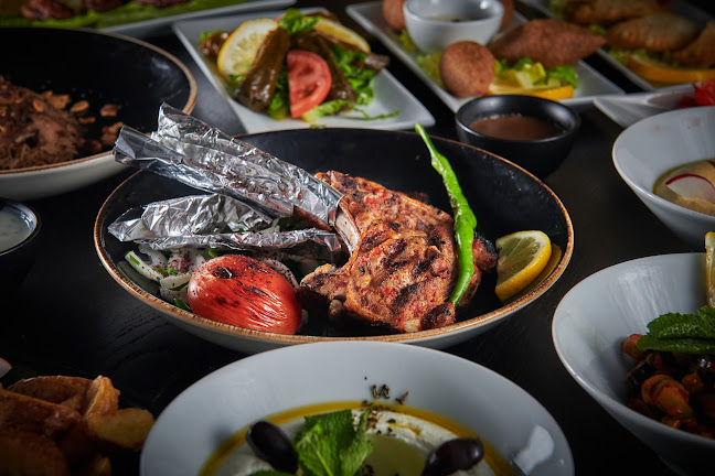 Feniqia (Lillestrøm) - Gastronomi og hotellvirksomhet