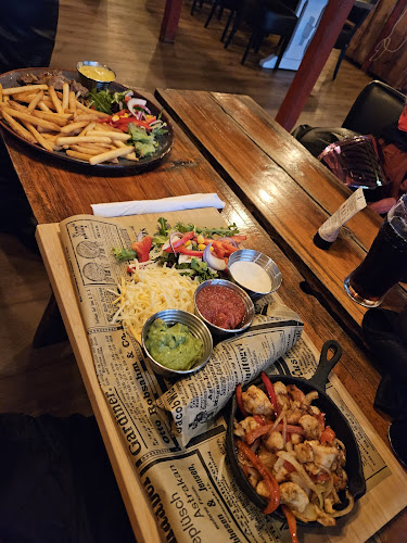 Pizzafjoset AS - Gastronomi og hotellvirksomhet