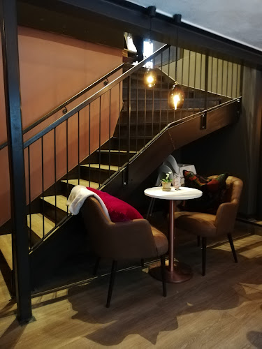 Baker Hansen Adamstuen - Gastronomi og hotellvirksomhet