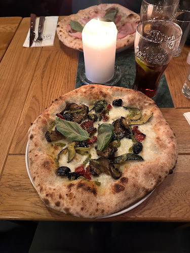 Villa Paradiso Tivoli (Lilleborg) - Gastronomi og hotellvirksomhet