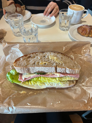 Comentarii opinii despre Pust