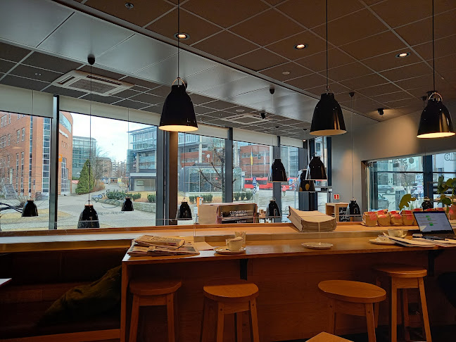 Comentarii opinii despre Godt Brød Nydalen Torgbygget