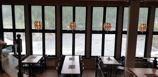 Laksforsen Turistcafe - Gastronomi og hotellvirksomhet