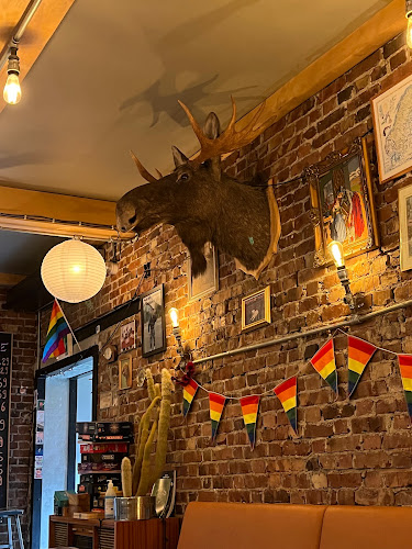 Comentarii opinii despre Øst