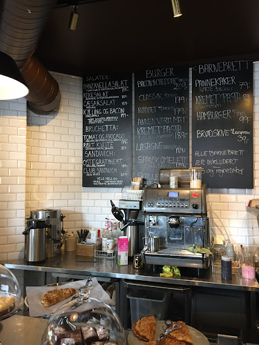 Jordbærpikene Trondheim Torg - Gastronomi og hotellvirksomhet