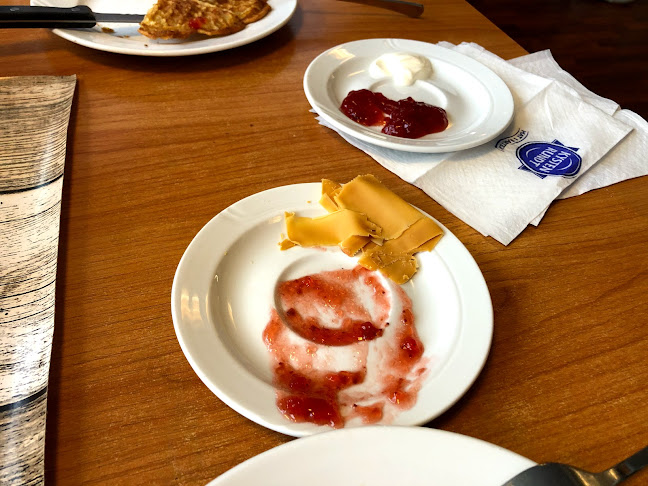 Opinii despre Centrum Kafe Kirkenes în Kirkenes - Gastronomi og hotellvirksomhet