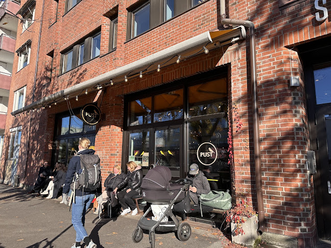 Pust - Gastronomi og hotellvirksomhet