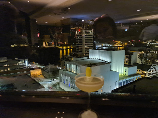 Opinii despre Top 13 Bar & Lounge în Bodø - Gastronomi og hotellvirksomhet