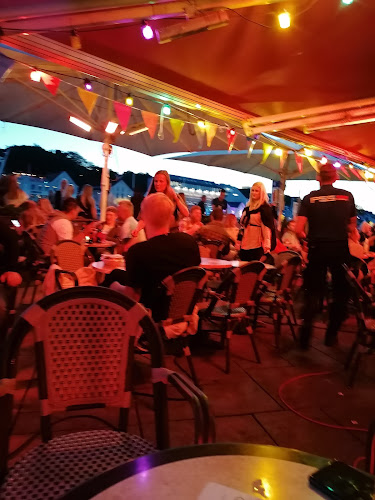 Comentarii opinii despre Beverly Hills Fun Pub