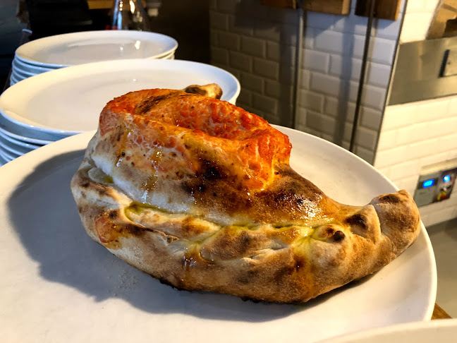 Opinii despre Pizzeria & Vino "La Famiglia" în Oslo - Gastronomi og hotellvirksomhet