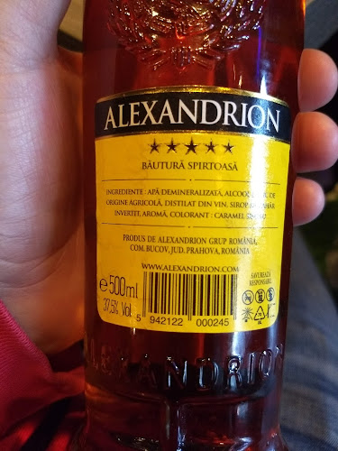 Comentarii opinii despre Under Brua Bar