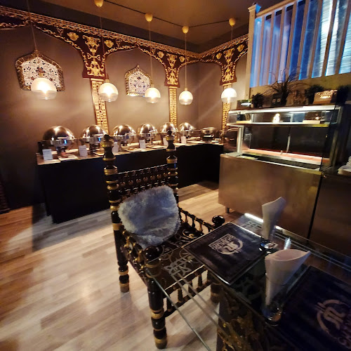 Shangri Tandoori Restaurant - Gastronomi og hotellvirksomhet