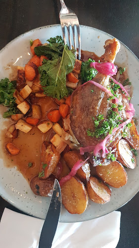 Famille Kolonial Steinkjer - Gastronomi og hotellvirksomhet