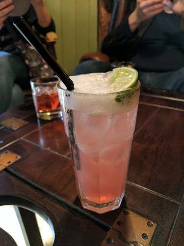 Baklommen bar - Gastronomi og hotellvirksomhet