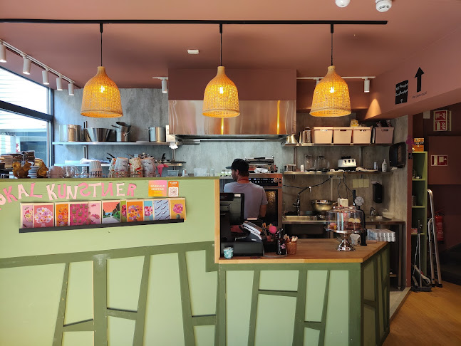 Flamingo cafe - Gastronomi og hotellvirksomhet