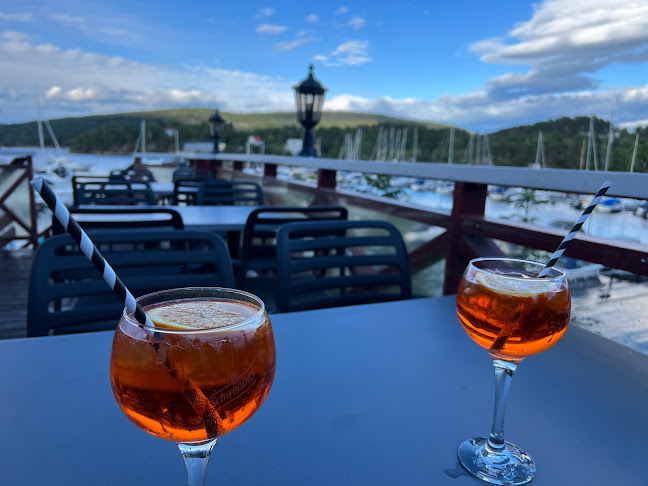 Opinii despre Sætre Marina Restaurant og Bakeri în Sætre - Gastronomi og hotellvirksomhet