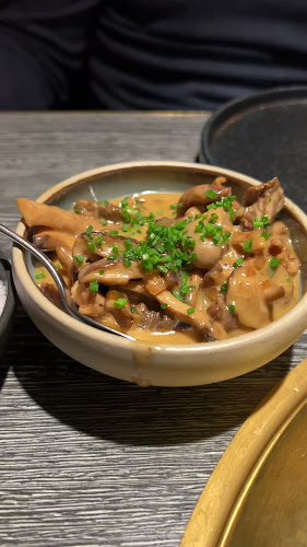 Jonathan Grill - Gastronomi og hotellvirksomhet