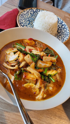 Nam Fah Thai - Gastronomi og hotellvirksomhet