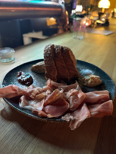 Comentarii opinii despre Brøl