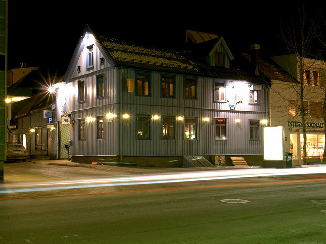 Blårock Café - Gastronomi og hotellvirksomhet