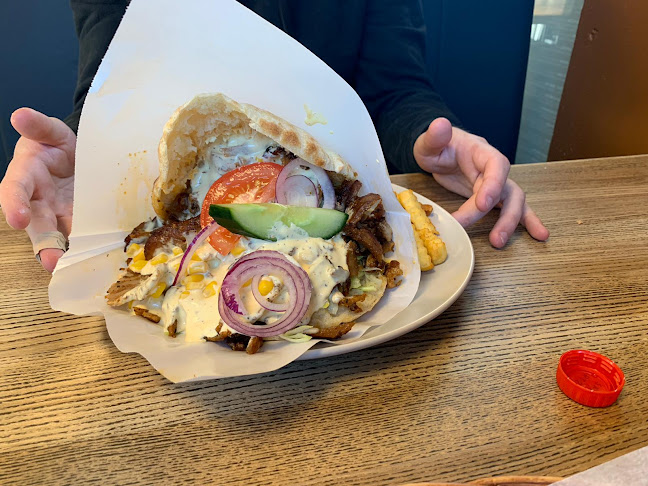 Opinii despre Kebab House Pizzeria Jørpeland în Jørpeland - Gastronomi og hotellvirksomhet