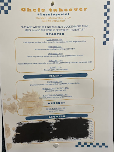 Opinii despre Henningsvær Lysstøperi og Cafe în Henningsvær - Gastronomi og hotellvirksomhet