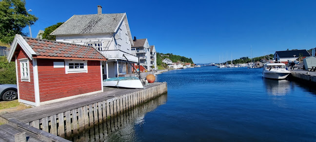 Opinii despre Olsahuset Bømlo în Bømlo - Gastronomi og hotellvirksomhet