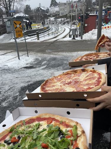 Vettakollen Pizzeria - Oslo