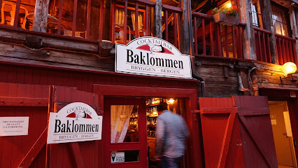 Baklommen bar